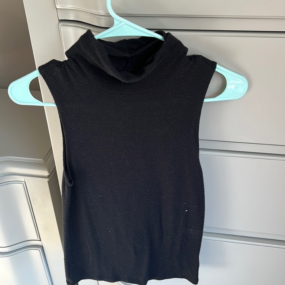 Turtle neck tank top